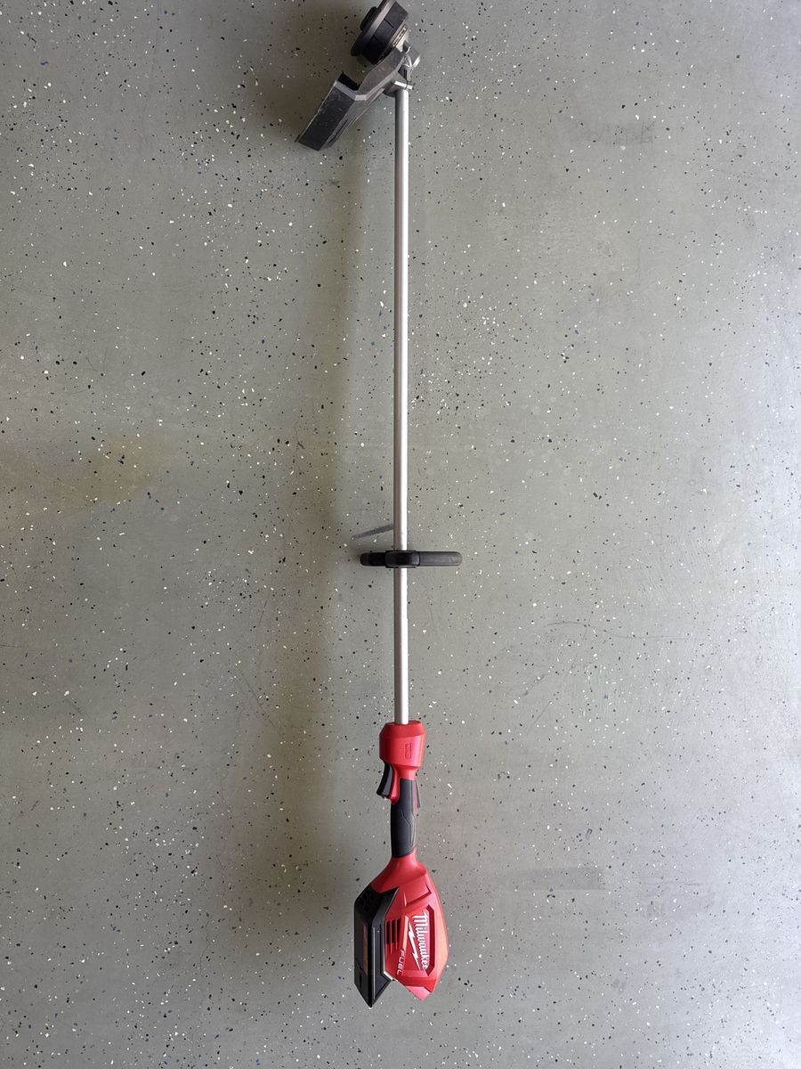 Milwaukee string trimmer very good condition.