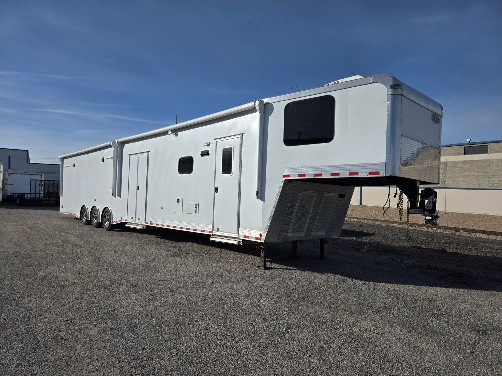 53' Continental Race Trailer separate garage and living!