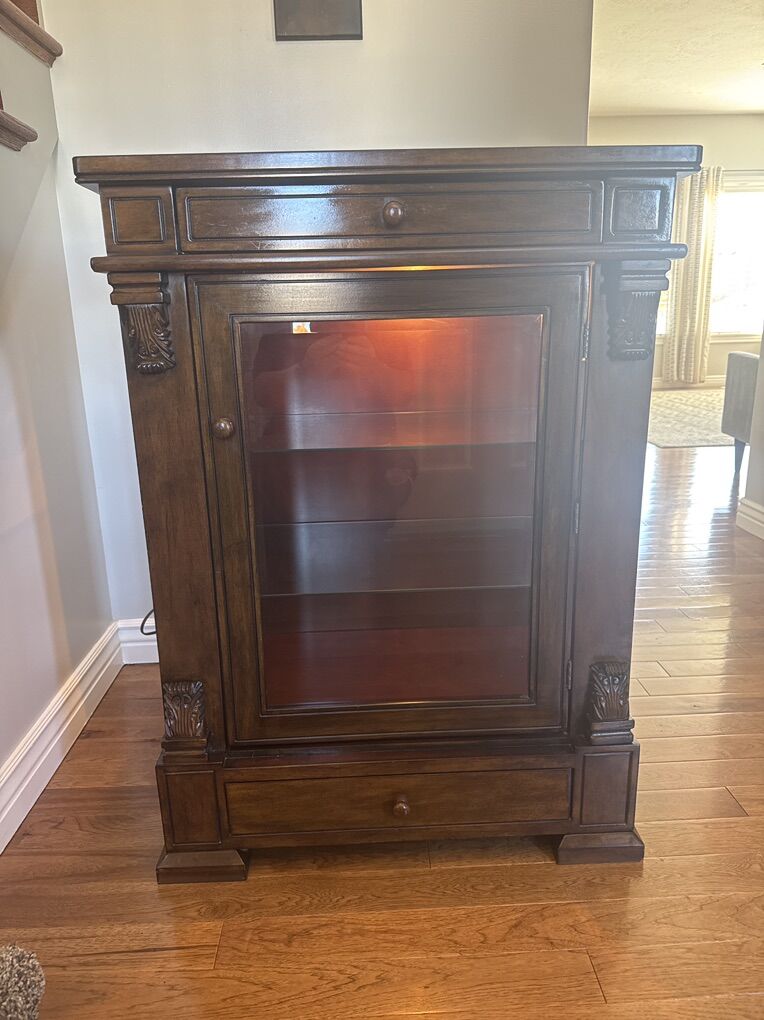 Display / Curio Cabinet