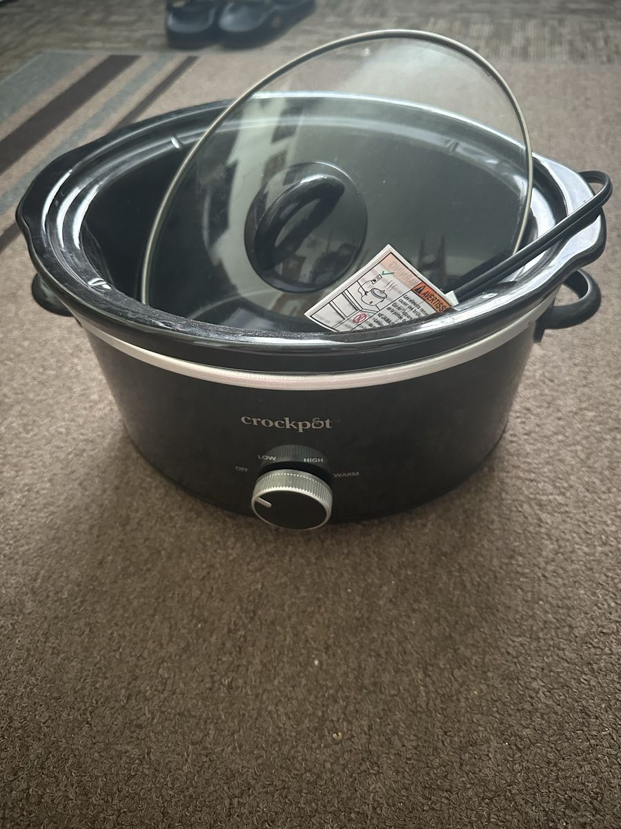 Crock-Pot SCCPVL400-B 4-Quart Manual Slow Cooker, Black, with Warm/Low/High Settings