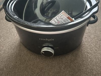 Crock-Pot SCCPVL400-B 4-Quart Manual Slow Cooker, Black, with Warm/Low/High Settings