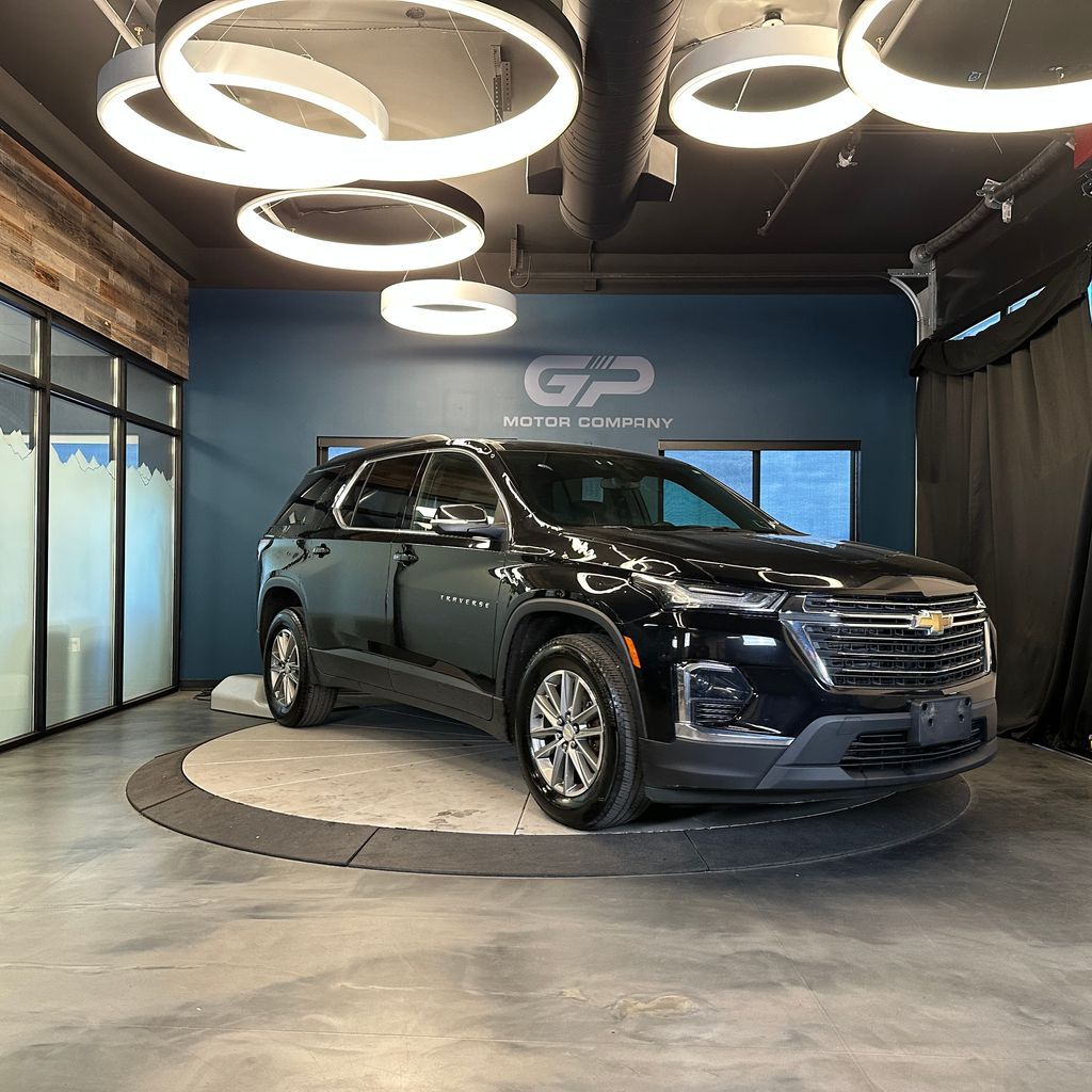2023 Chevrolet Traverse LT Cloth
