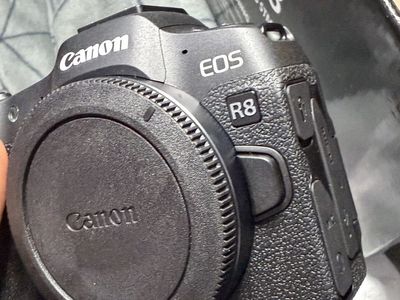 Canon r8 1100$, sigma 35 470$, ef 24-70 2.8 725$