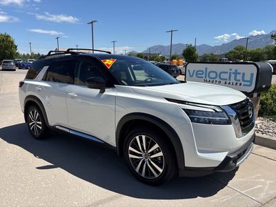 2022 Nissan Pathfinder Platinum