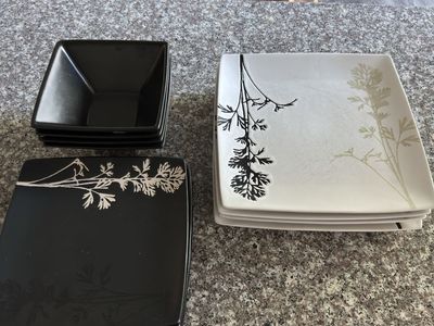 Plate and bowel set