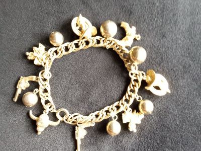 Vintage Gold-Tone Western Theme Charm Bracelet with Revolvers, Cowboy Hat & Boots