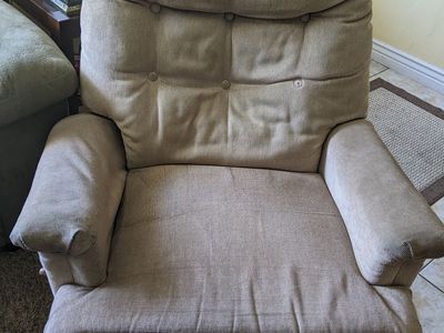 Free recliner in north Orem