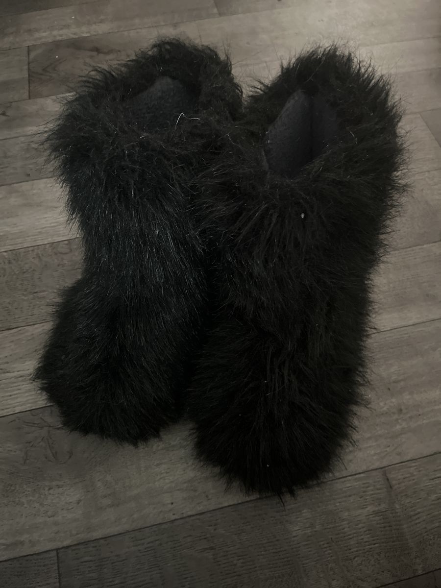 Used Ugg Fluff Momma Boots