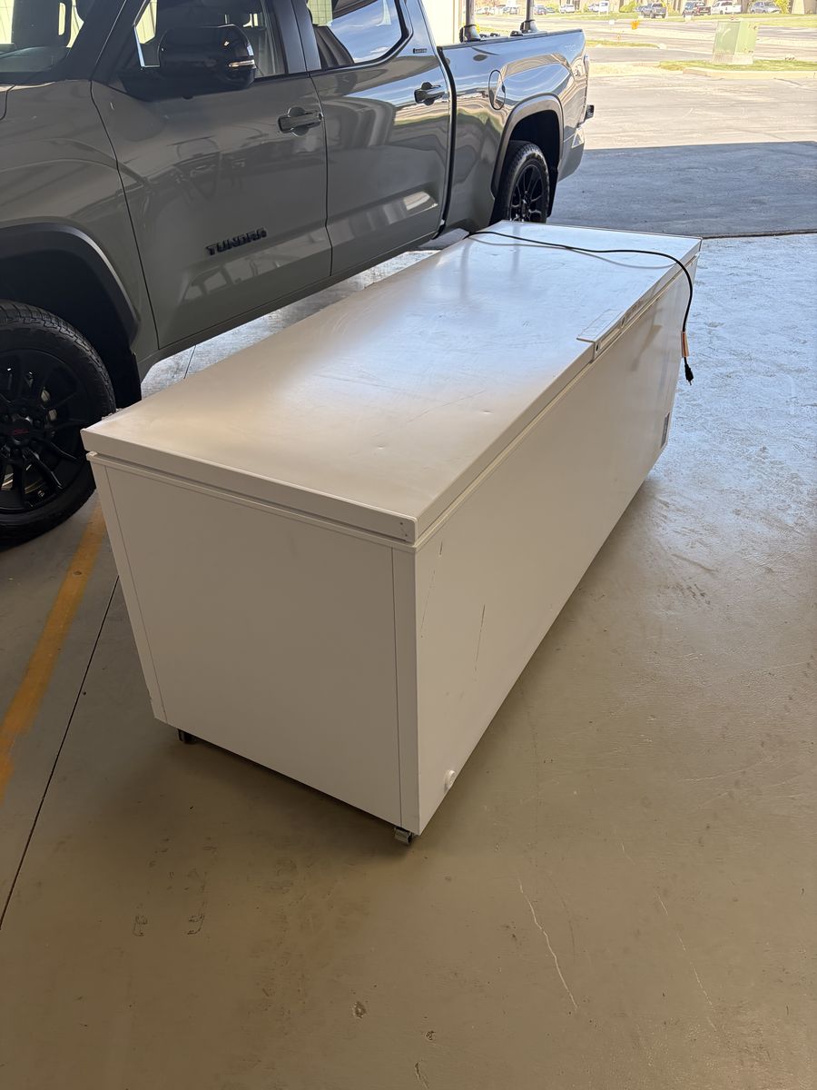 FRIGIDAIRE 24.5 Cubic Foot Freezers