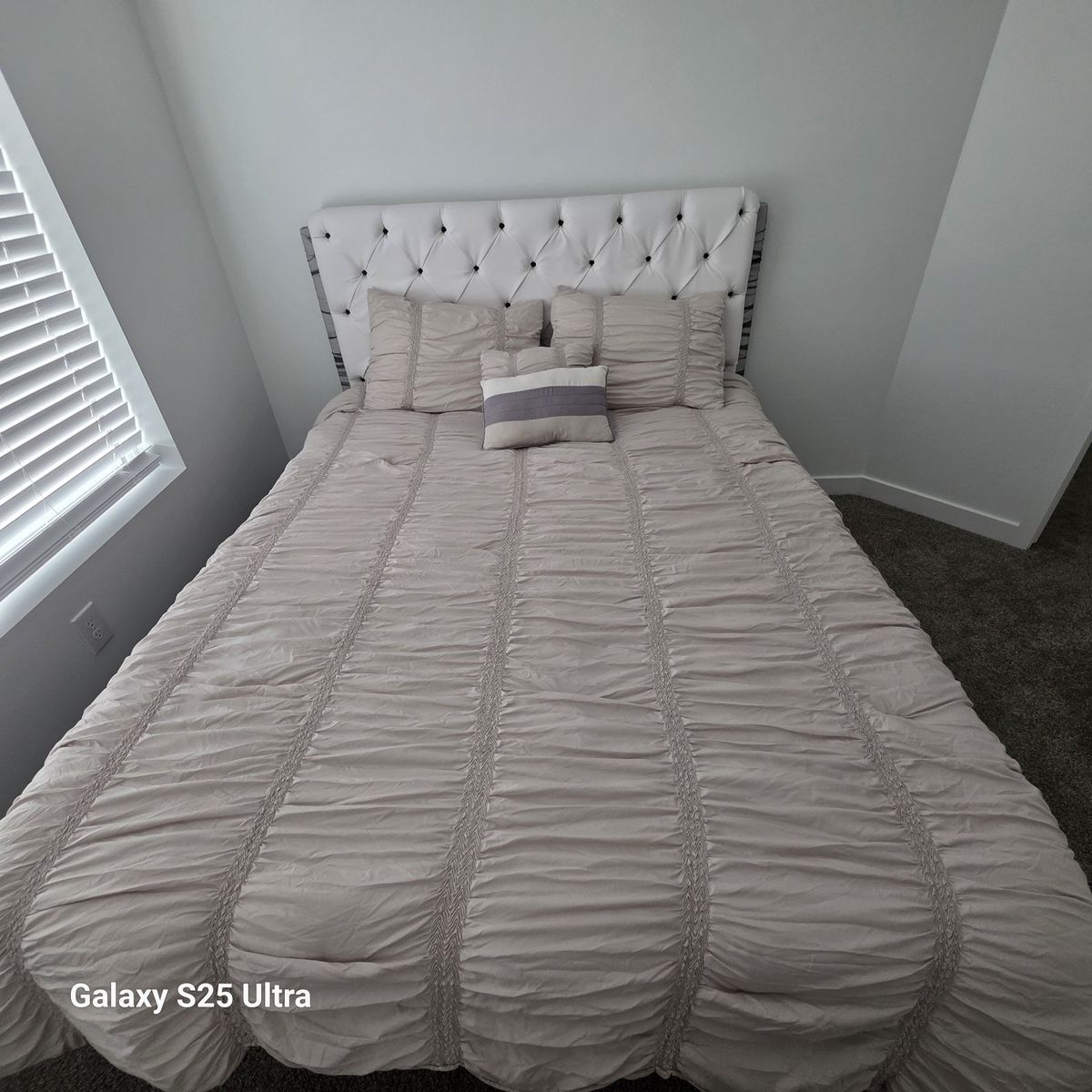 Tufted Headboard Bed Frame with Platform Base