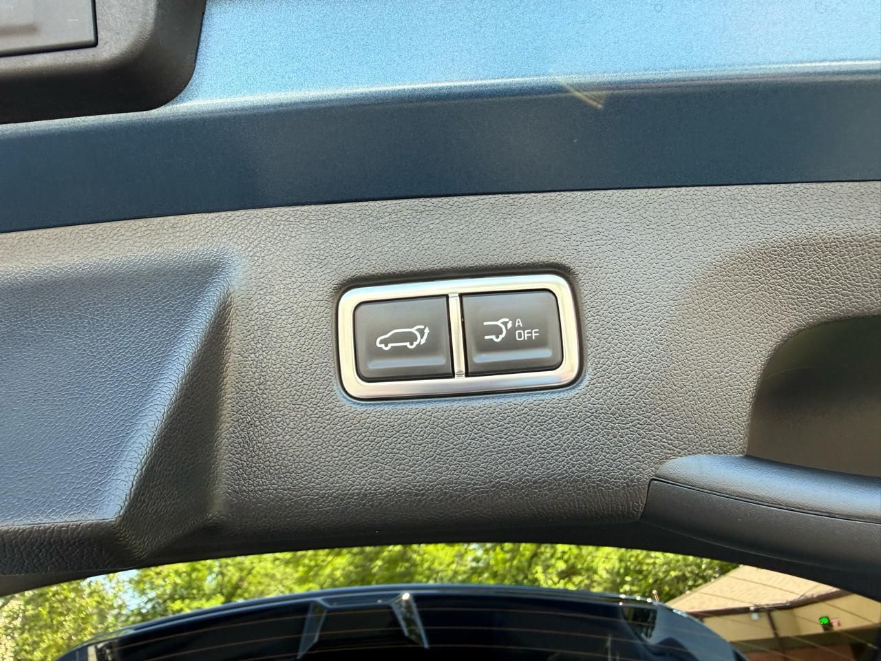 Main image 11