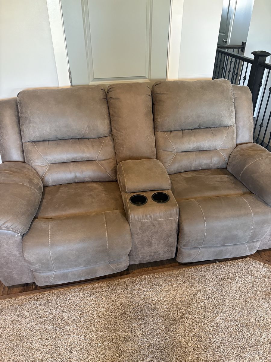 Free reclining couches