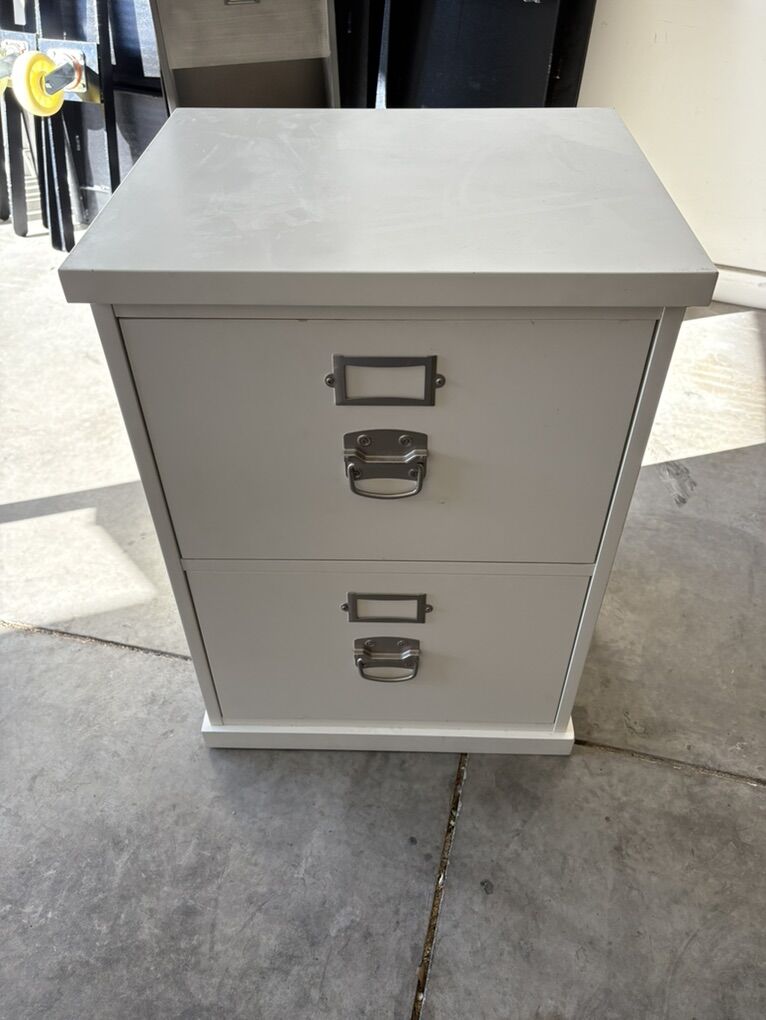 File Cabinet- 2 drawer