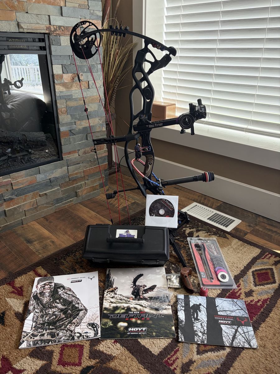 Hoyt Carbon Defiant Series Compound Bow with Spot Hogg Sight, Rest, and Accessories