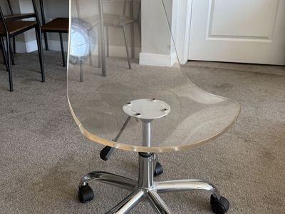 Desk chair