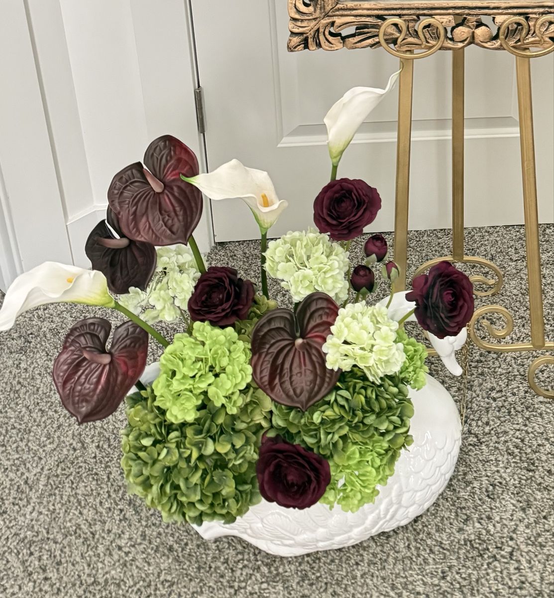 Large White Ceramic Swan Planters - Floral Arrangement Ready (Flowers Not Included)