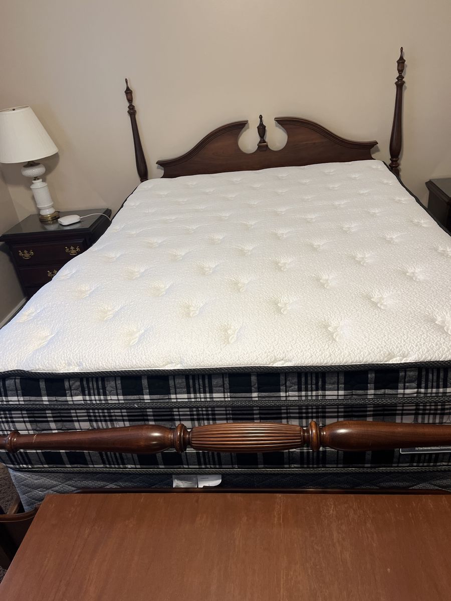 Queen bed Mattress