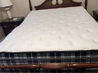 Queen bed Mattress
