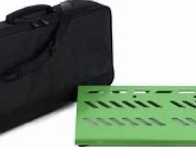 Gator Large Pedalboard with Bag - 23.75x10.6-inch Green
