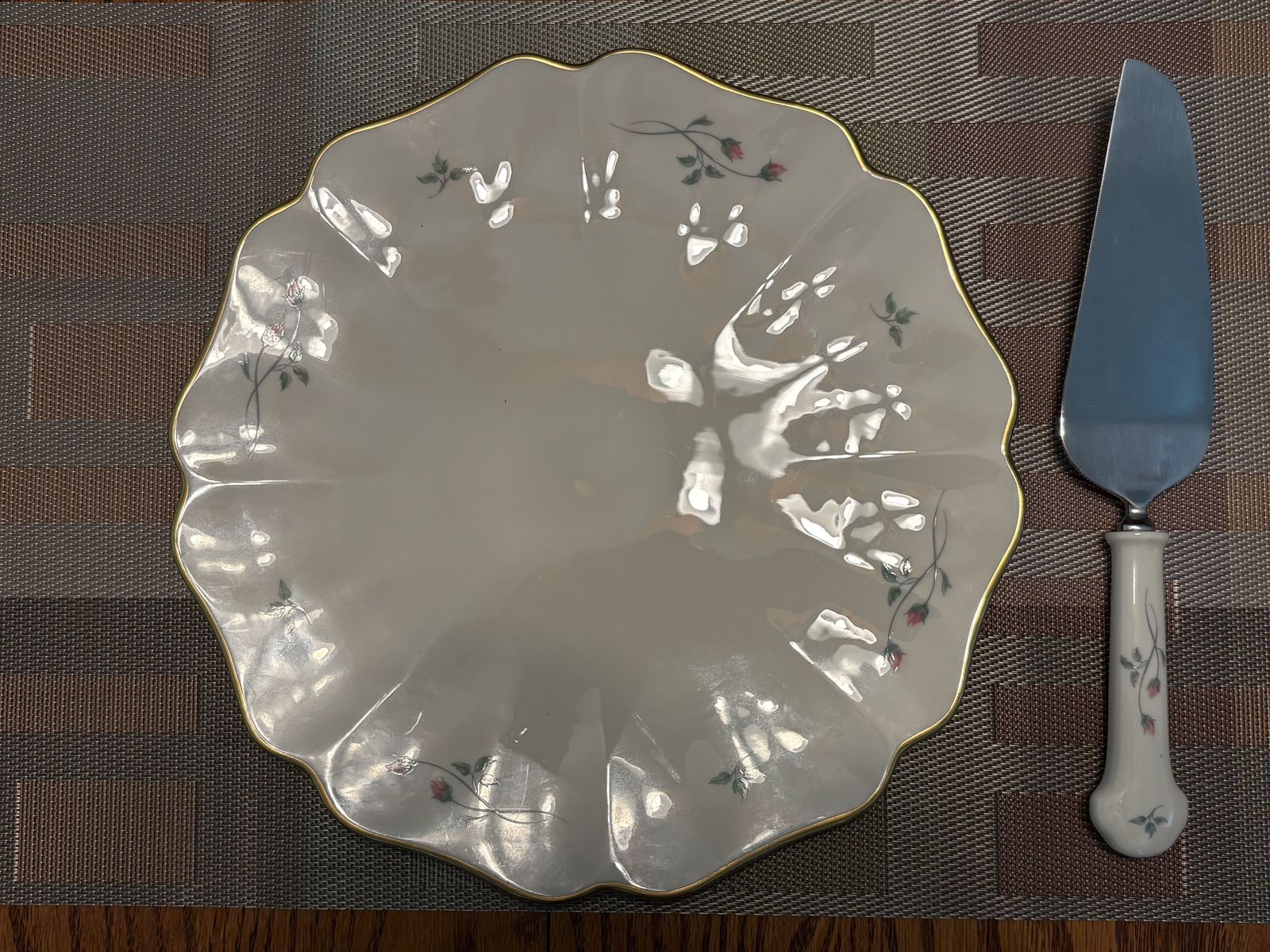 Lenox Rose Manor Cake Plate and Ceramic Cake/Pie Server