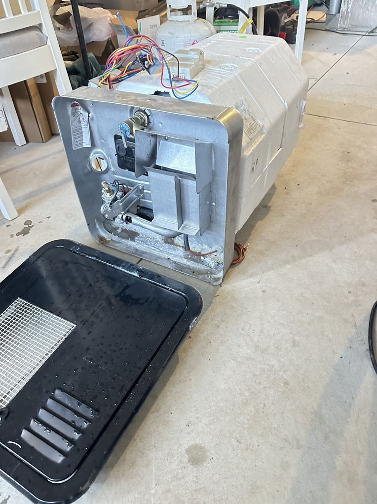 Suburban 16 Gal Gas And Electric Rv Water Heater