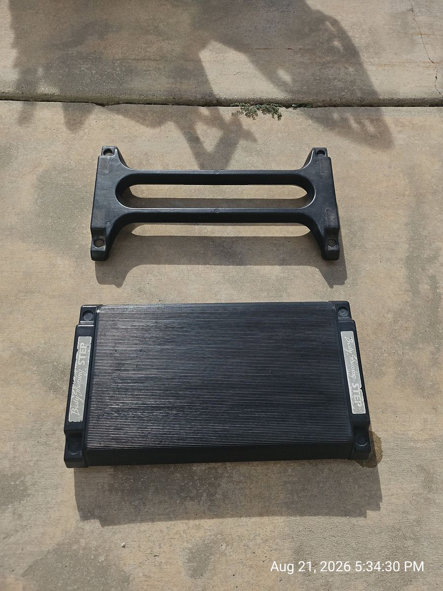 Body Shaping Step aerobic workout platform and riser set
