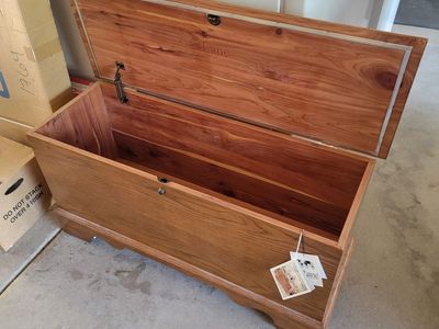 Lane cedar chest