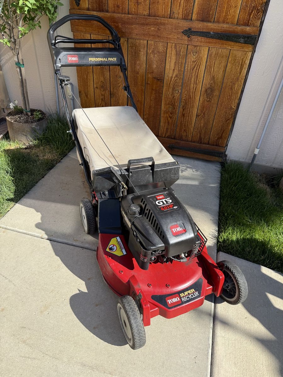 Toro personal pace self propelled lawnmower
