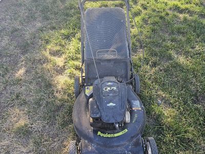 Poulan Q75 21-inch Push Lawn Mower with Grass Catcher - Gas Powered