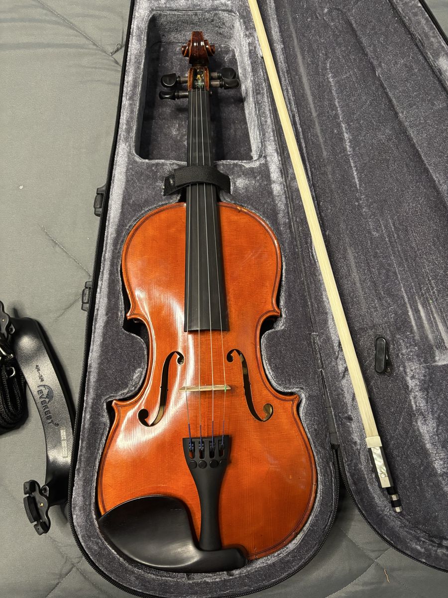 Full size 4/4 Violin 