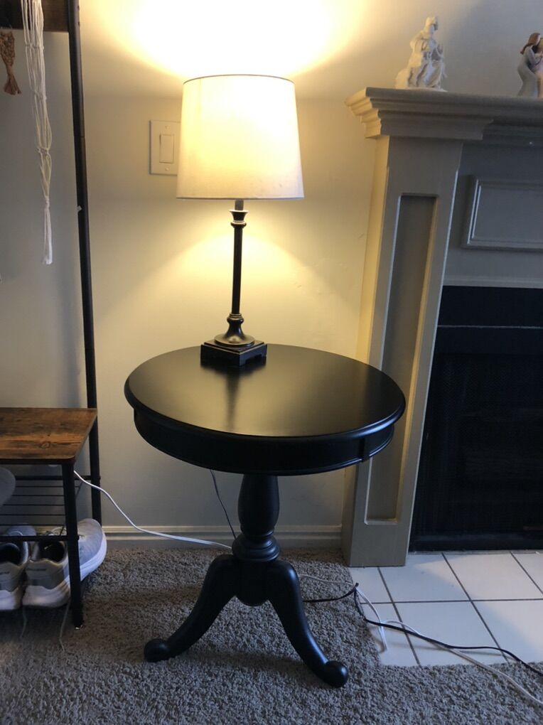 Entryway Or Corner Table With Lamp