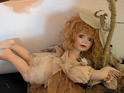 Duck House Heirloom Porcelain Fairy Doll collectab