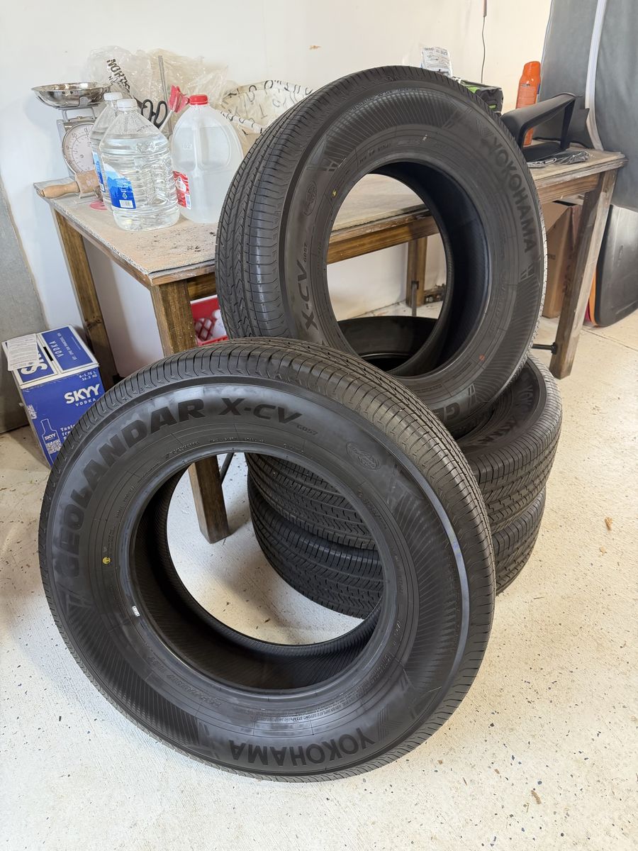 Yokohama Geolandar X-CV G057N tires