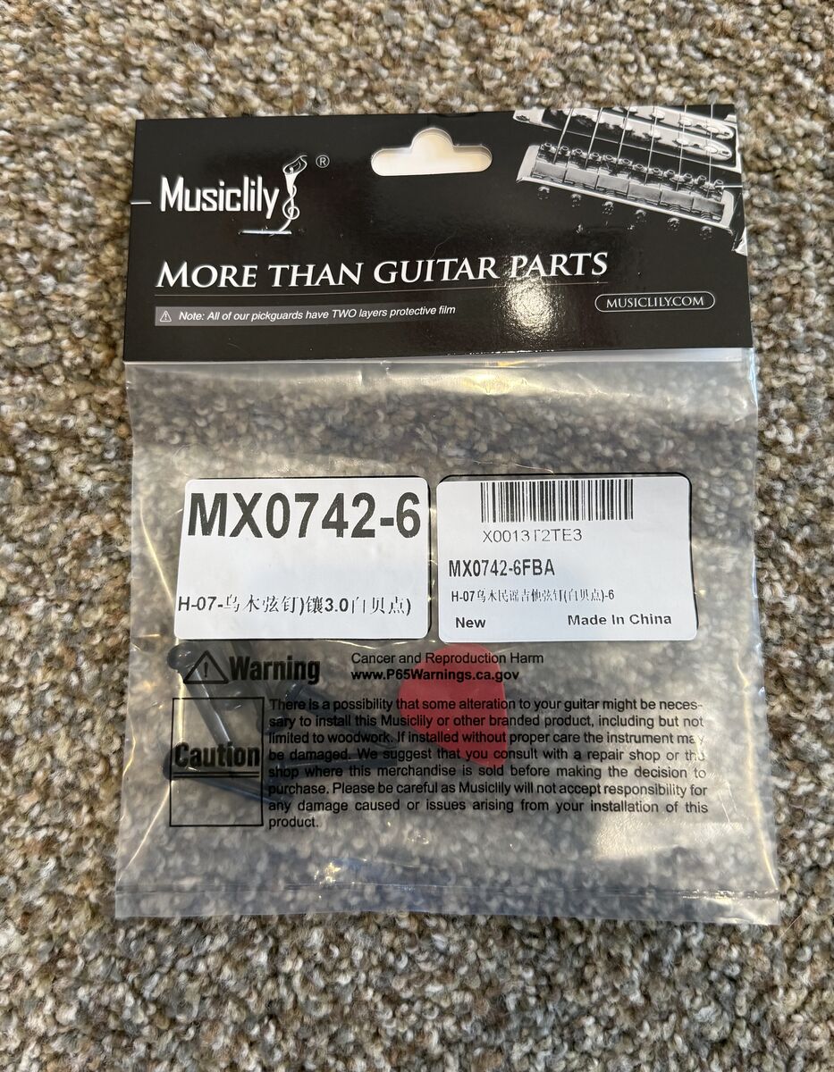 Musiclily black plastic bridge pins - slotted