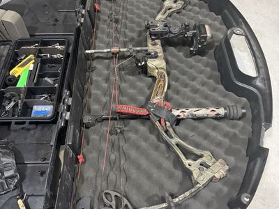 2008 Diamond Archery Black Ice bow package