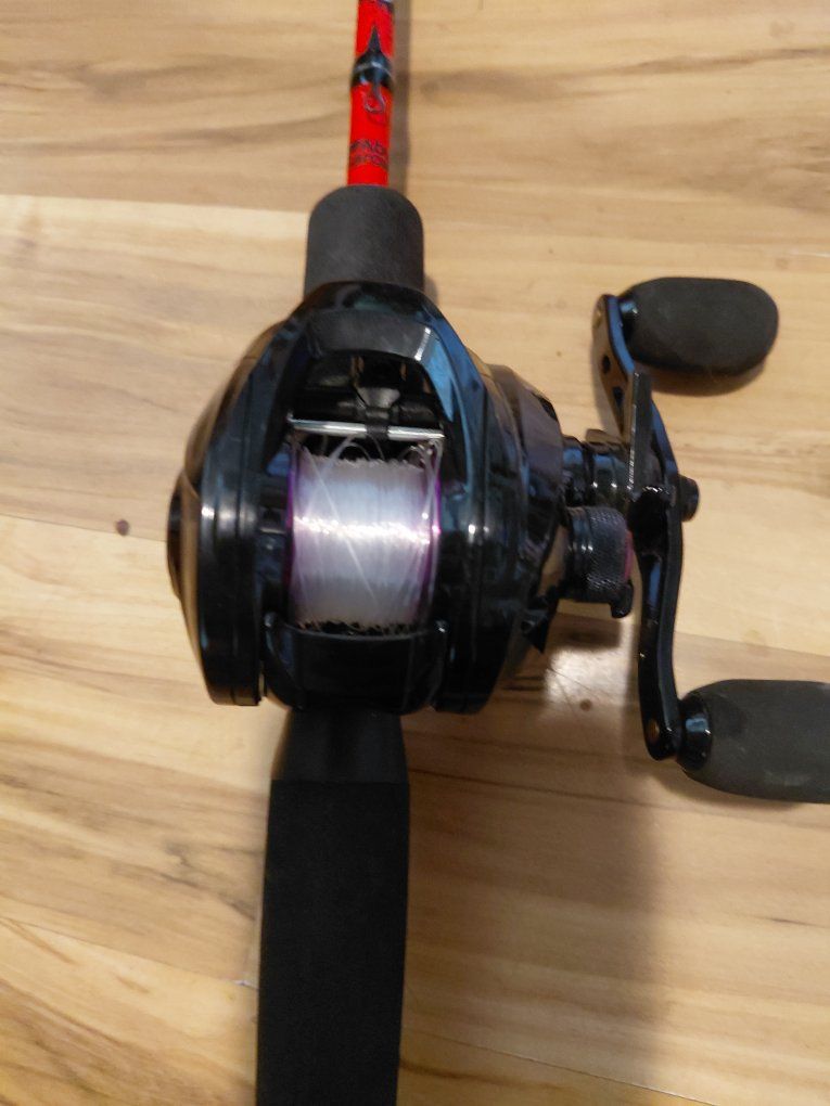 Baitcasting Fishing Reel with Fishing Rod - Pre-spooled with line, black and red