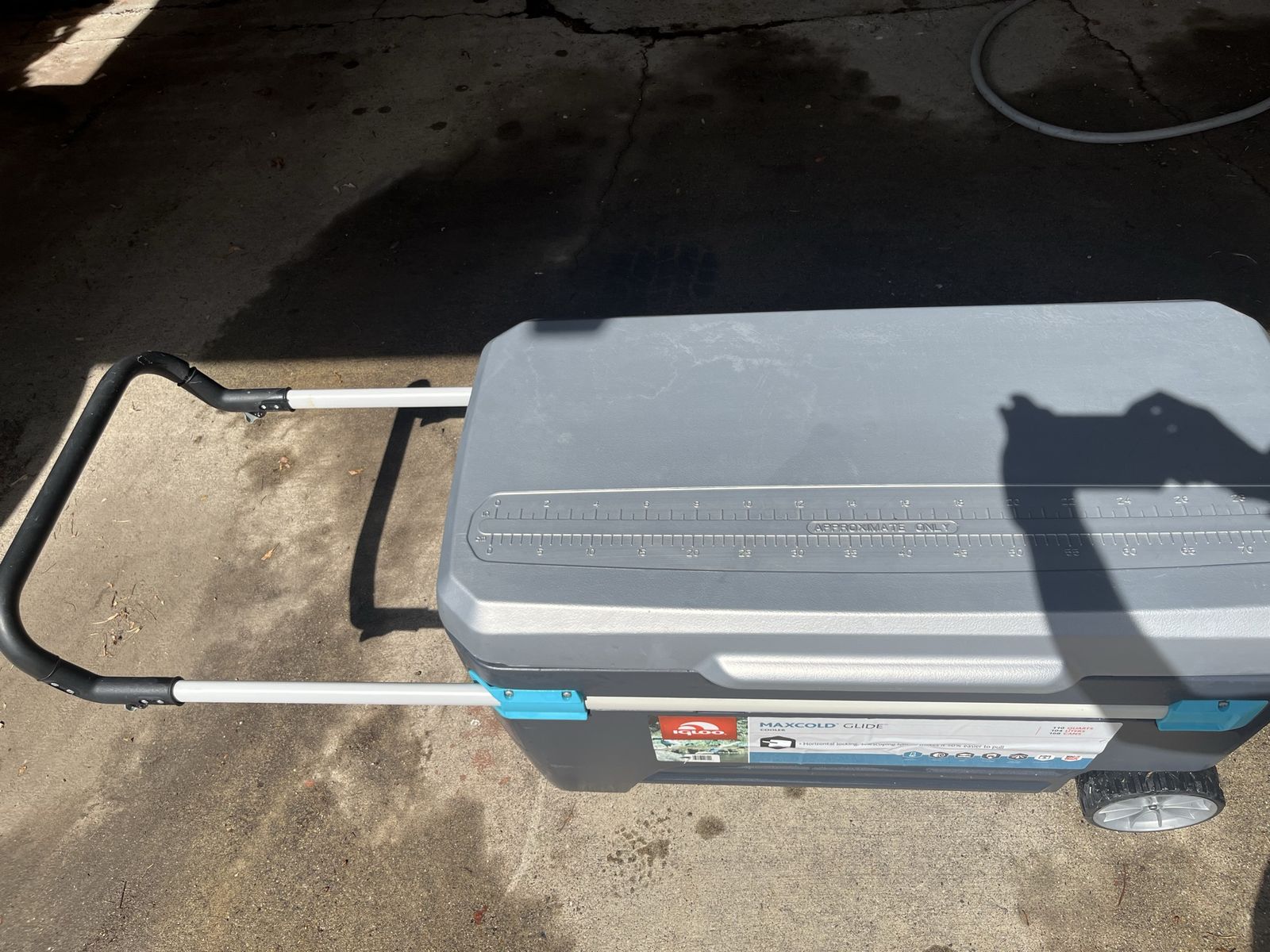 Telescoping Handle 110 quart/ 110 L cooler