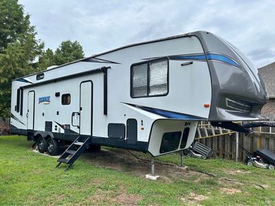 2019 Forest River Vengeance Rogue 311A 13’ garage 5th wheel ToyHauler