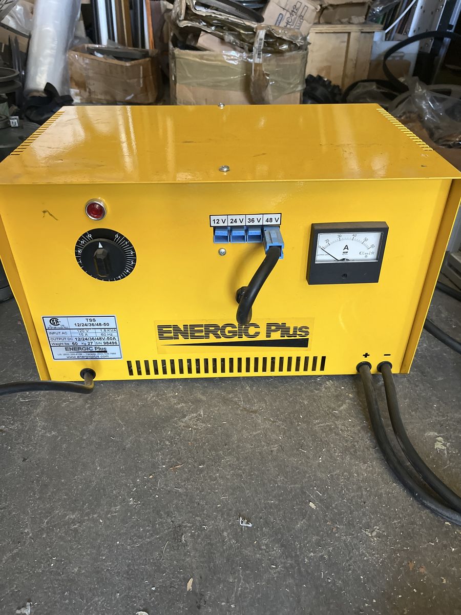 Forklift and golf cart battery charger