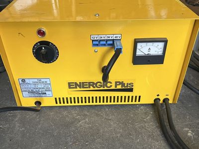 Forklift and golf cart battery charger