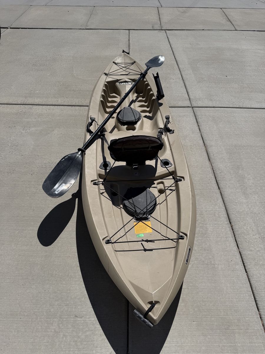 10' Lifetime Fishing Kayak