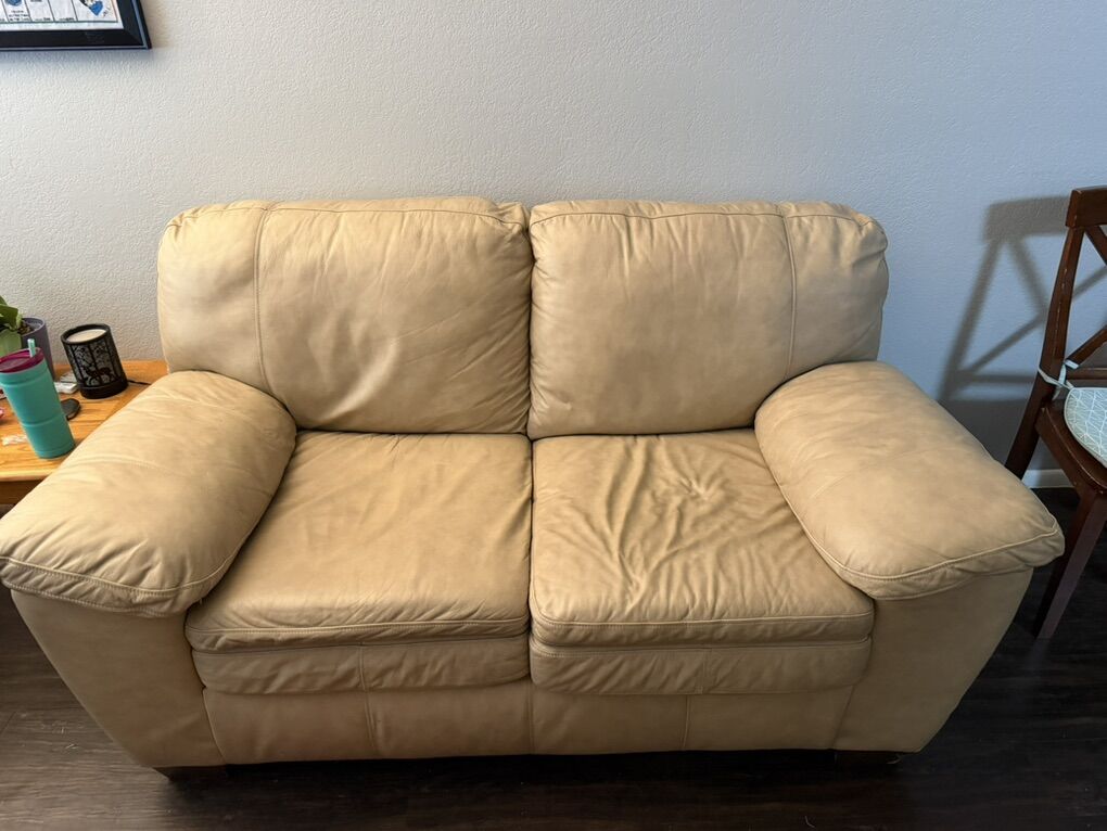 Tan/cream Couch