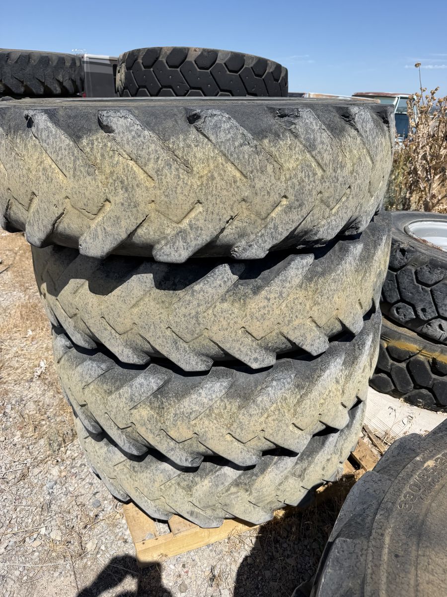 Set of 4 Used Heavy Duty Industrial Forklift / Telehandler Tires