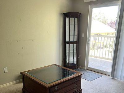 Corner curio/hutch