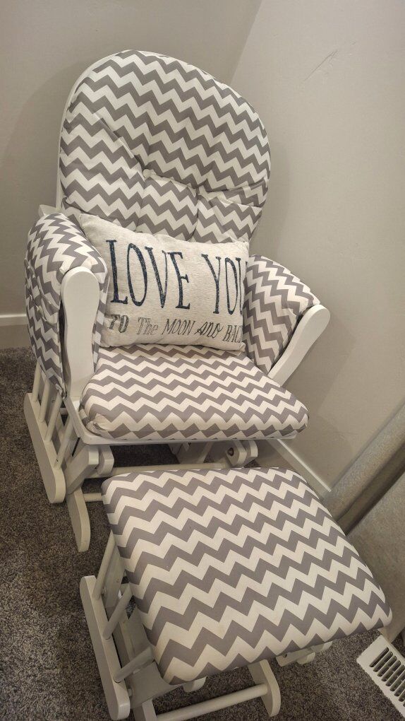 Nursery glider & ottoman set