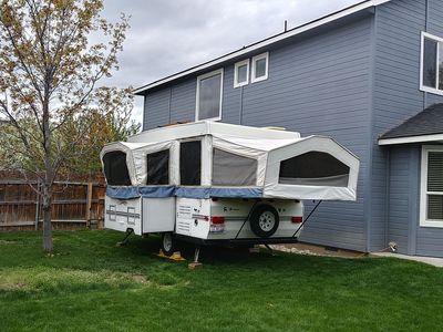 2004 Used Rockwood (Forest River) Premier Pop-Up Tent Trailer (M-2516G)