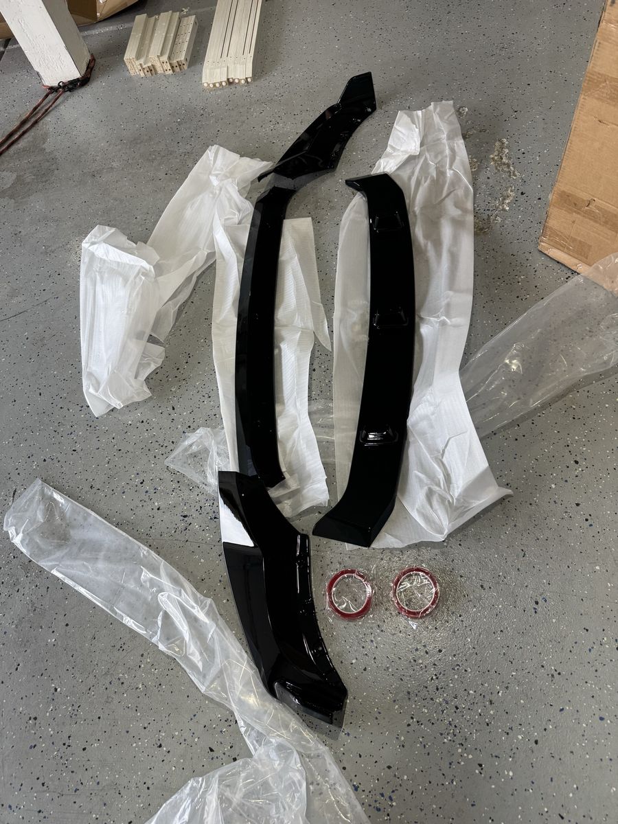 20-23 BMW X5 G05 Gloss Black Car Side Diffuser aero kit