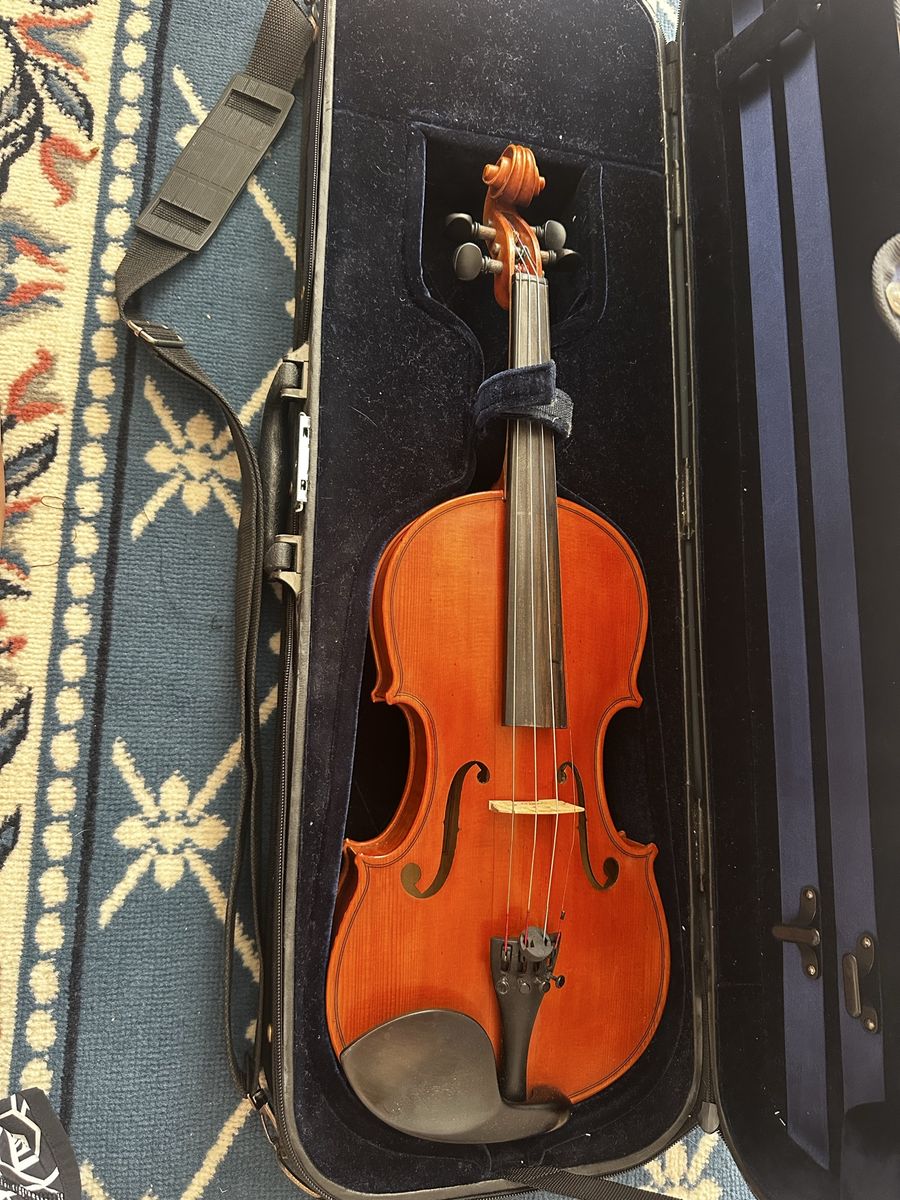 EASTMAN 4/4 STUDENT IVAN DUNOV PRELUDE VIOLIN OUTFIT Model 140