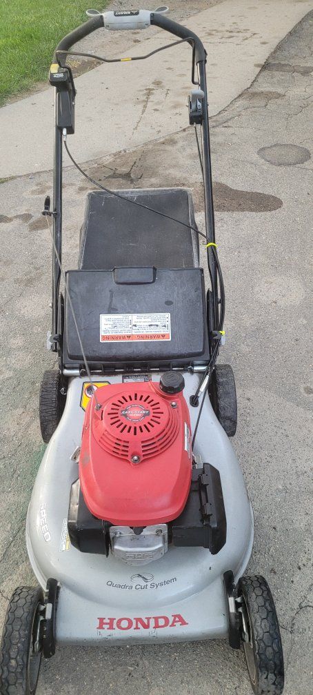 Honda lawnmower Quadra Cut System
