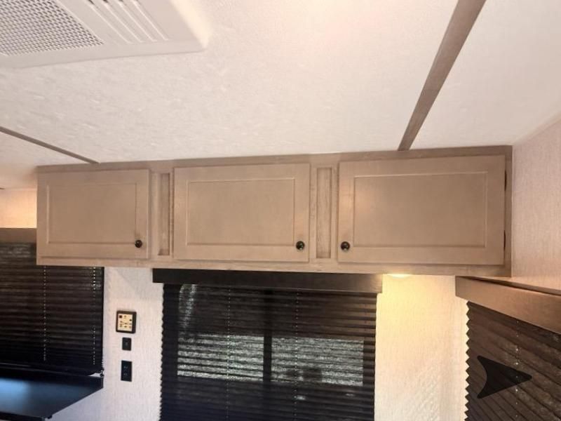 Main image 6